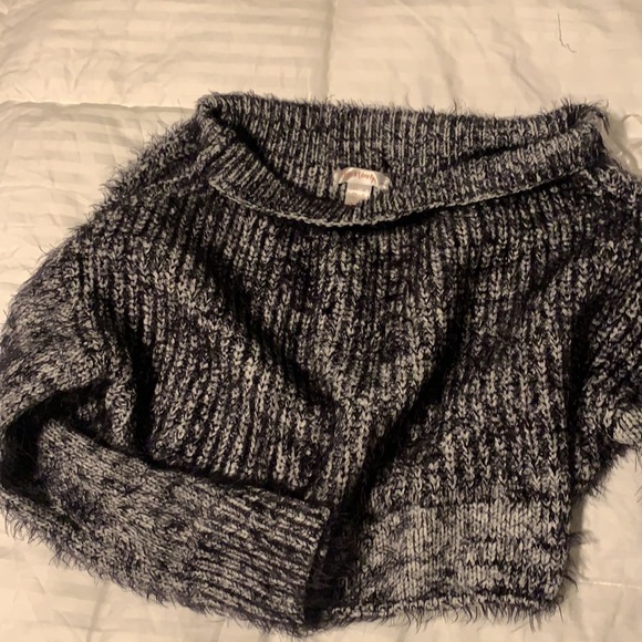 Love & Liberty Cropped Knit Sweater - Picture 3 of 4